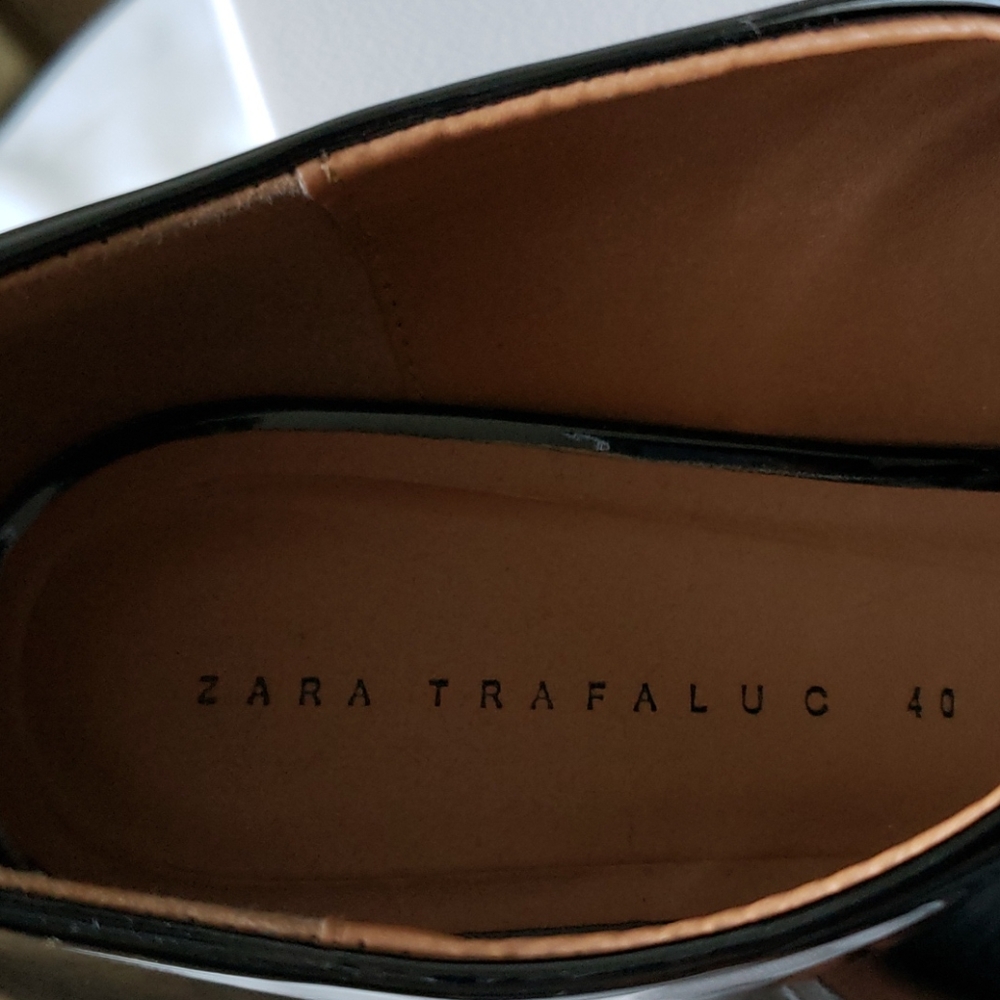 Shoes - Picture 2 of 4